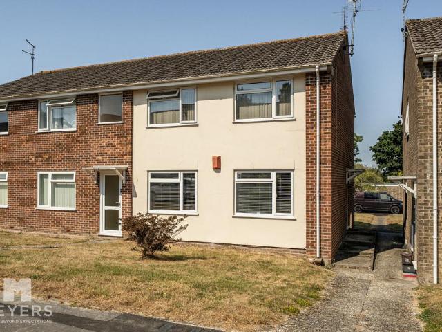 Flat for sale in Wool, East Burton