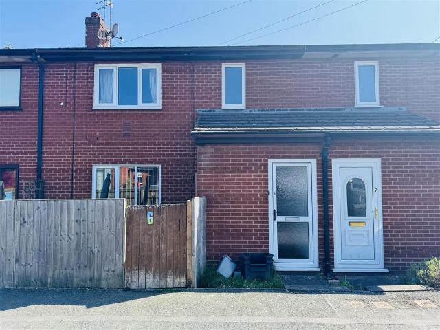 Flat for sale in Rhostyllen, Wales
