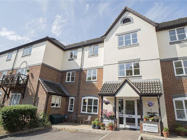 Flat for sale in Lakeside, Rodbourne
