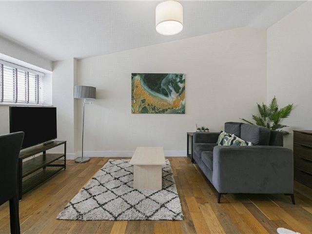 Flat for sale in Brixton, Greater London