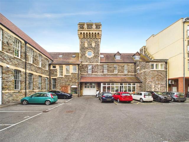 Flat for sale in Feckenham, City Of Bristol