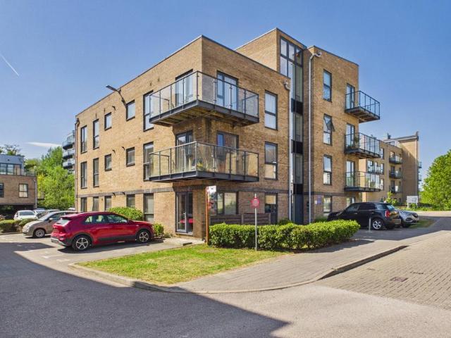 Flat for sale in Pouchen End, Hertfordshire