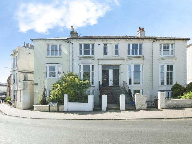 Flat for sale in Round Hill, Brighton & Hove
