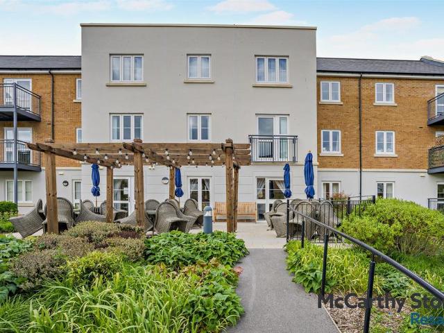 Flat for sale in Fordington
