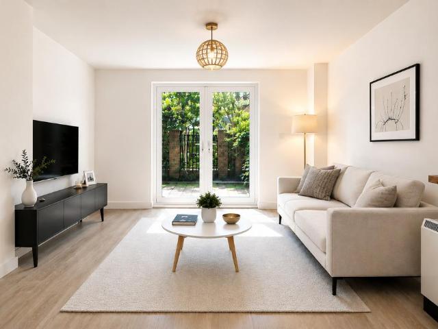 Flat for sale in Leytonstone, Greater London