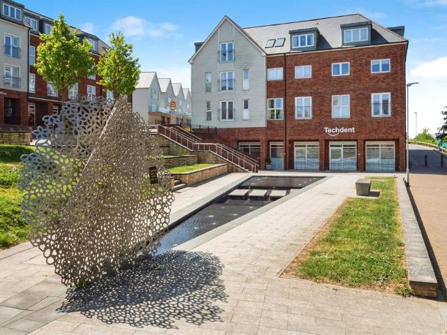 Flat for sale in Sherwood, Sandown Park
