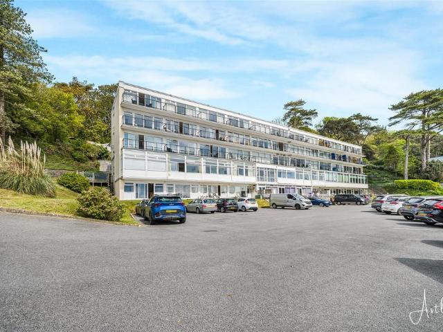 Flat for sale in Manselfield, Wales