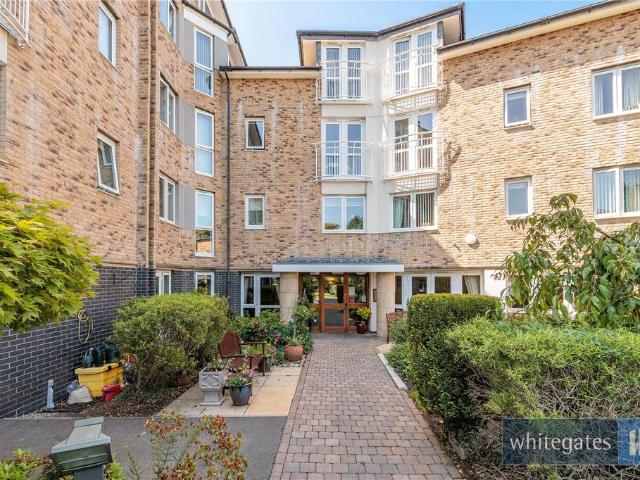 Flat for sale in Woolton, Calderstones