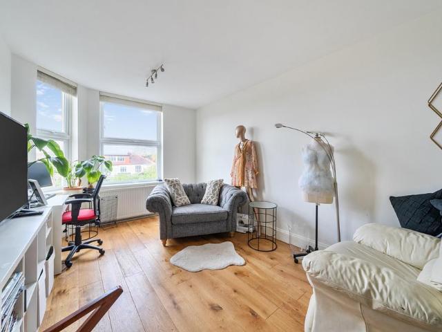 Flat for sale in London Borough of Lewisham, Greater London