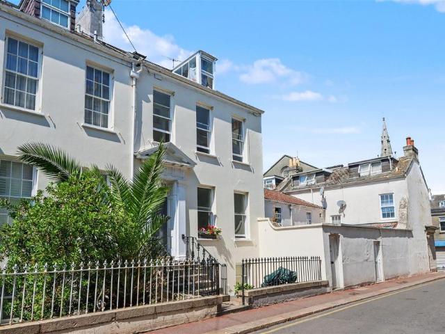 Flat for sale in St Helier, Greater London