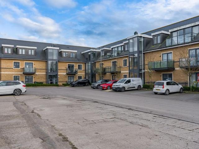Flat for sale in Epping, Essex