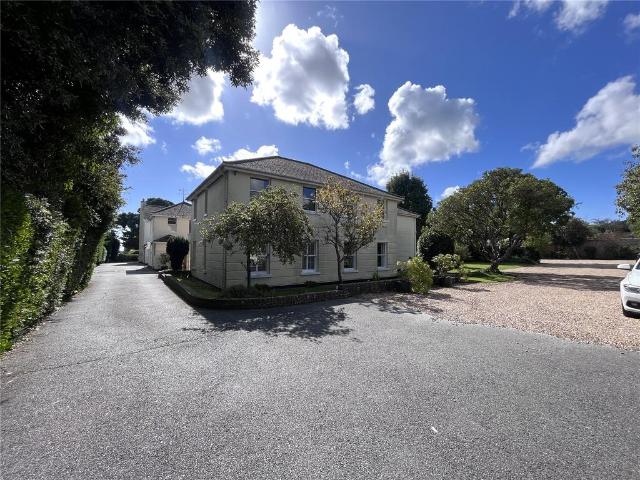 Flat for sale in Willingdon, Cross In Hand