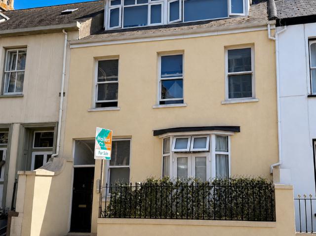 Flat for sale in St Helier, Greater London
