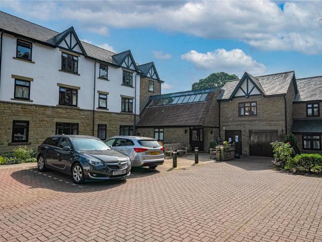 Flat for sale in Roundhay, West Yorkshire