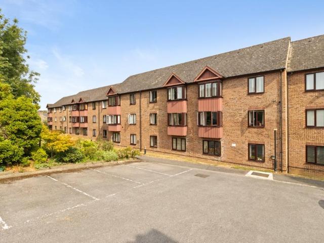 Flat for sale in Uckfield, Cross In Hand