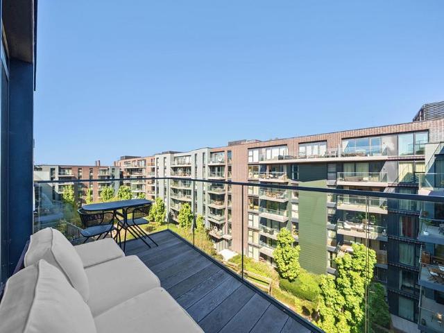 Flat for sale in Royal Borough of Greenwich, Greater London