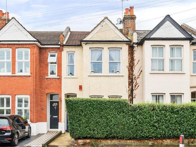 Flat for sale in Royal Borough of Kingston upon Thames, Greater London