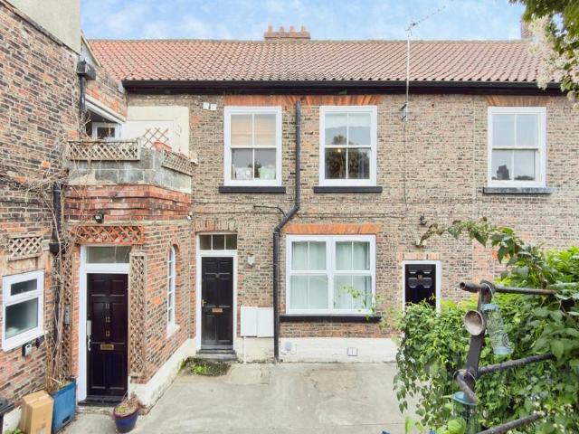 Flat for sale in Selby