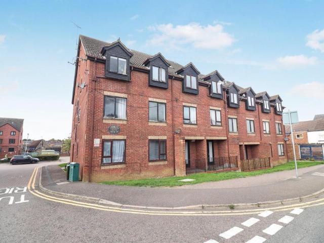 Flat for sale in Rushden