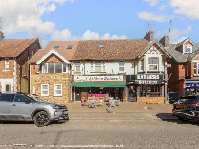 Flat for sale in Pouchen End, Hertfordshire