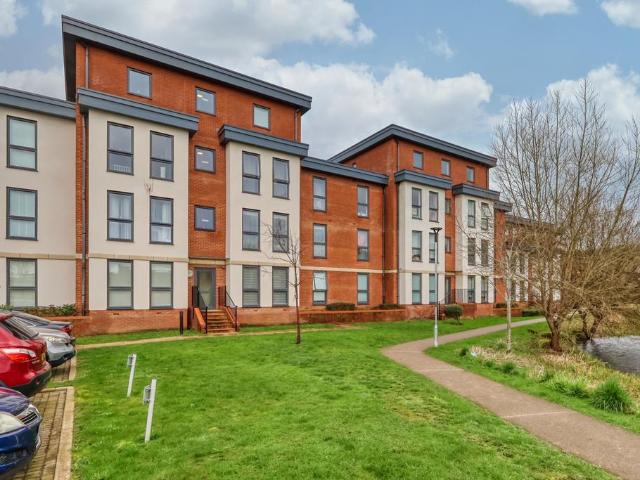 Flat for sale in Castlefield, Cressex