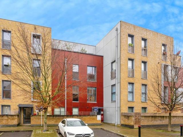 Flat for sale in London Borough of Lewisham, Greater London