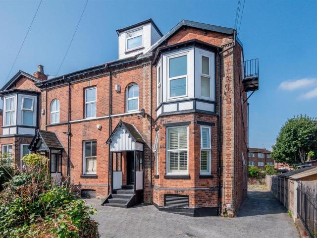 Flat for sale in Broadheath, Trafford Park
