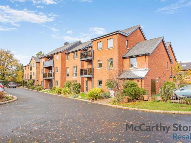 Flat for sale in Barleythorpe, Rutland