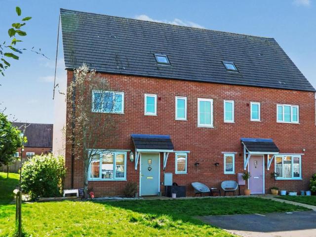 Flat for sale in Evershot, Oxfordshire