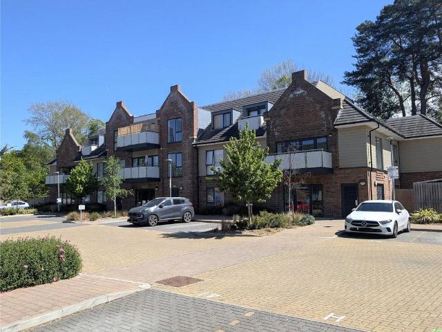 Flat for sale in Finchampstead