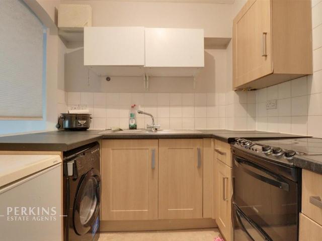 Flat for sale in London Borough of Ealing, Hanwell