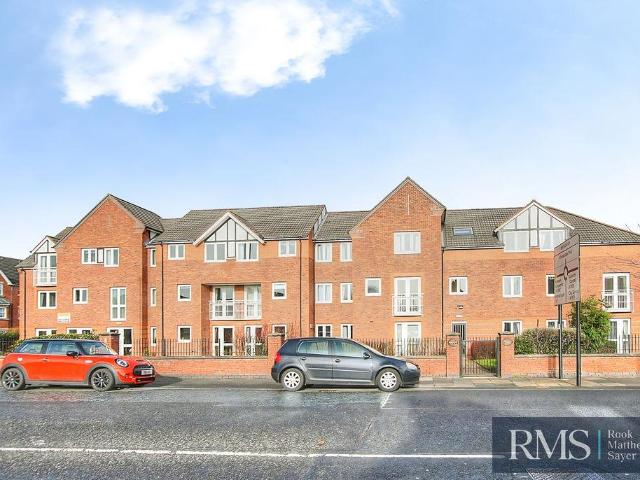 Flat for sale in South Gosforth, Newcastle Upon Tyne