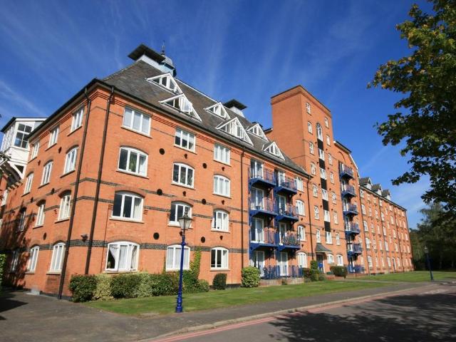 Flat for sale in Epping, Essex