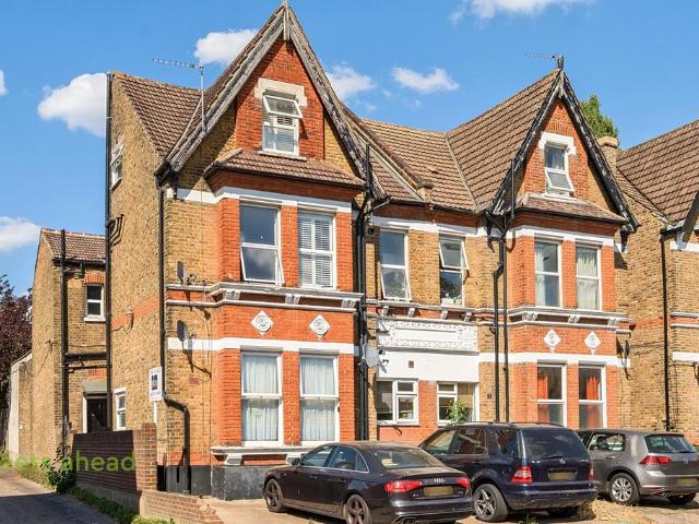 Flat for sale in Beckenham, Greater London