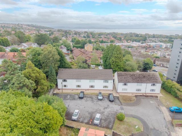 Flat for sale in Nangreaves, Wales