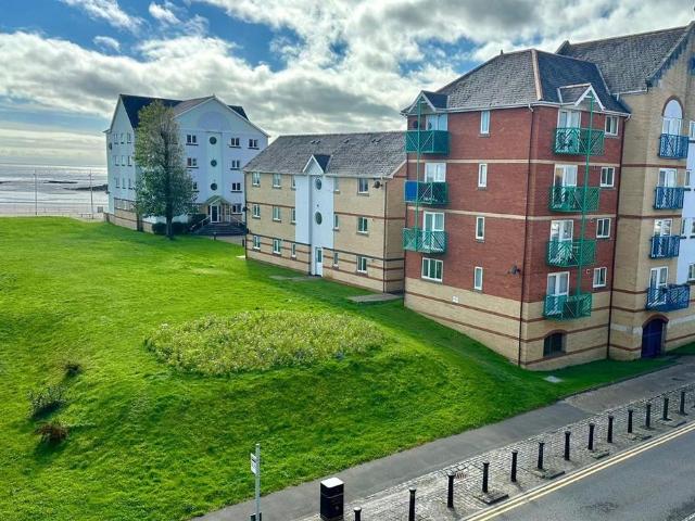 Flat for sale in Nangreaves, Wales
