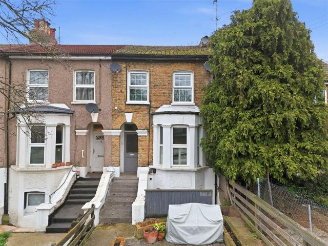 Flat for sale in Leytonstone, Greater London