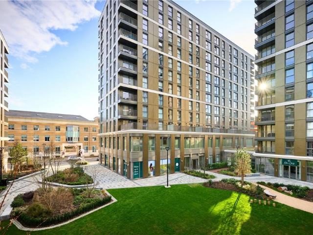 Flat for sale in Birch Green, Lower Halliford