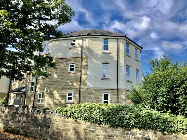 Flat for sale in Cottingley, West Yorkshire