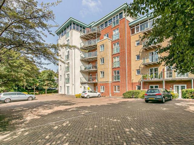 Flat for sale in Boscombe, Bournemouth