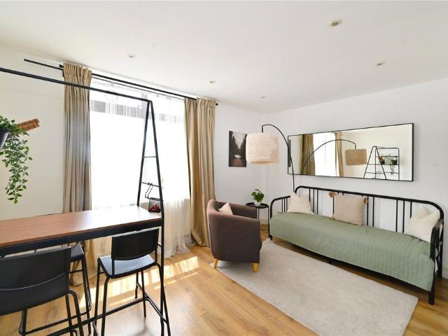 Flat for sale in Marylebone, Greater London
