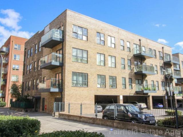Flat for sale in Watford Rural, Batchworth