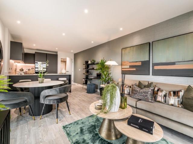 Flat for sale in London Borough of Hounslow, Strand