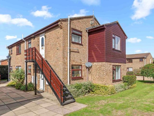 Flat for sale in Penn Bottom, Buckinghamshire