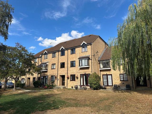 Flat for sale in Epping, Essex