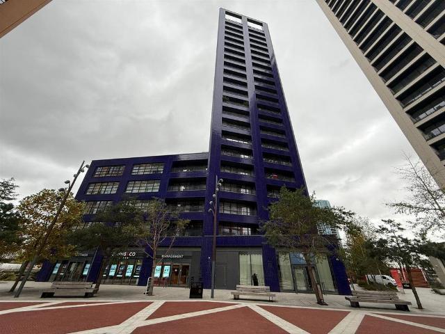 Flat for sale in London City Island, Blackwall