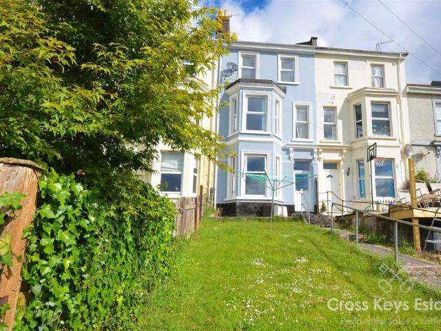 Flat for sale in Mount Wise