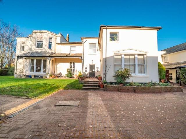 Flat for sale in Barton Stacey, Hampshire