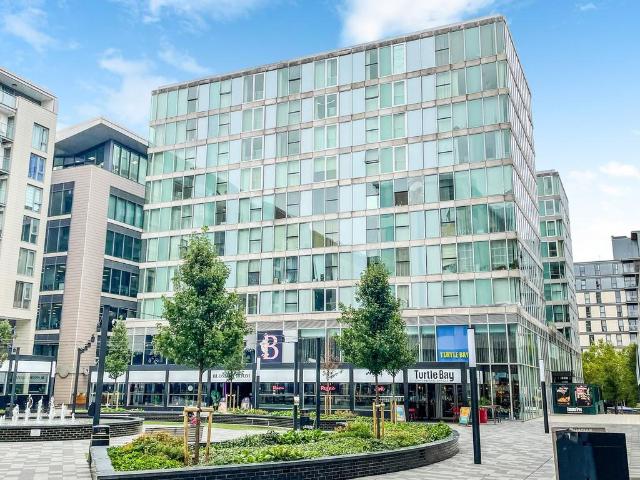 Flat for sale in Milton Keynes