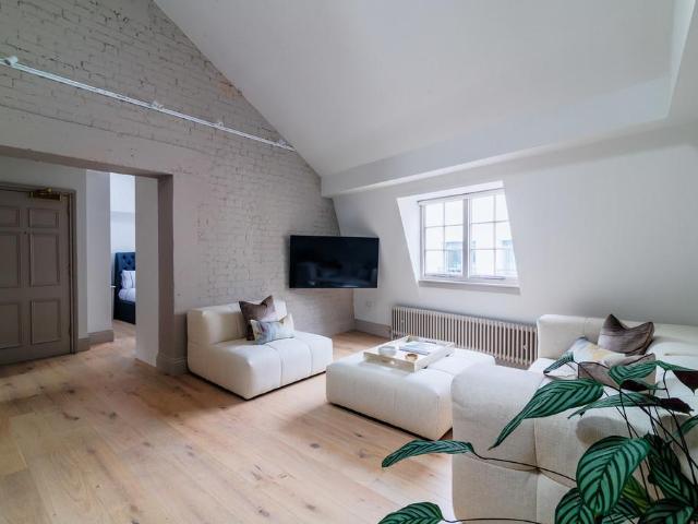 Flat for sale in Seven Dials, Bloomsbury